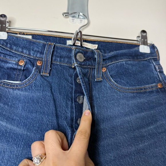 LEVI’S Premium Wedgie Straight Leg Minimalist Casual Button Fly Rigid Denim Jean - Picture 4 of 11